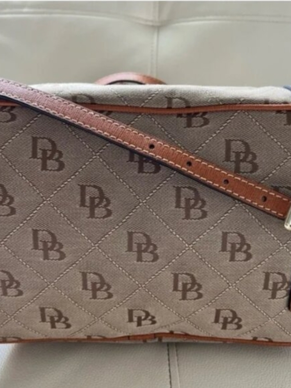 Dooney and Bourke Beige Monogram Shoulder Bag with Tan Trim and Gold Chain - Picture 3 of 7